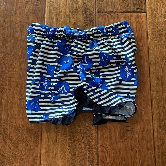 EUC kate spade Hibiscus Stripe short - Picture 5 of 6